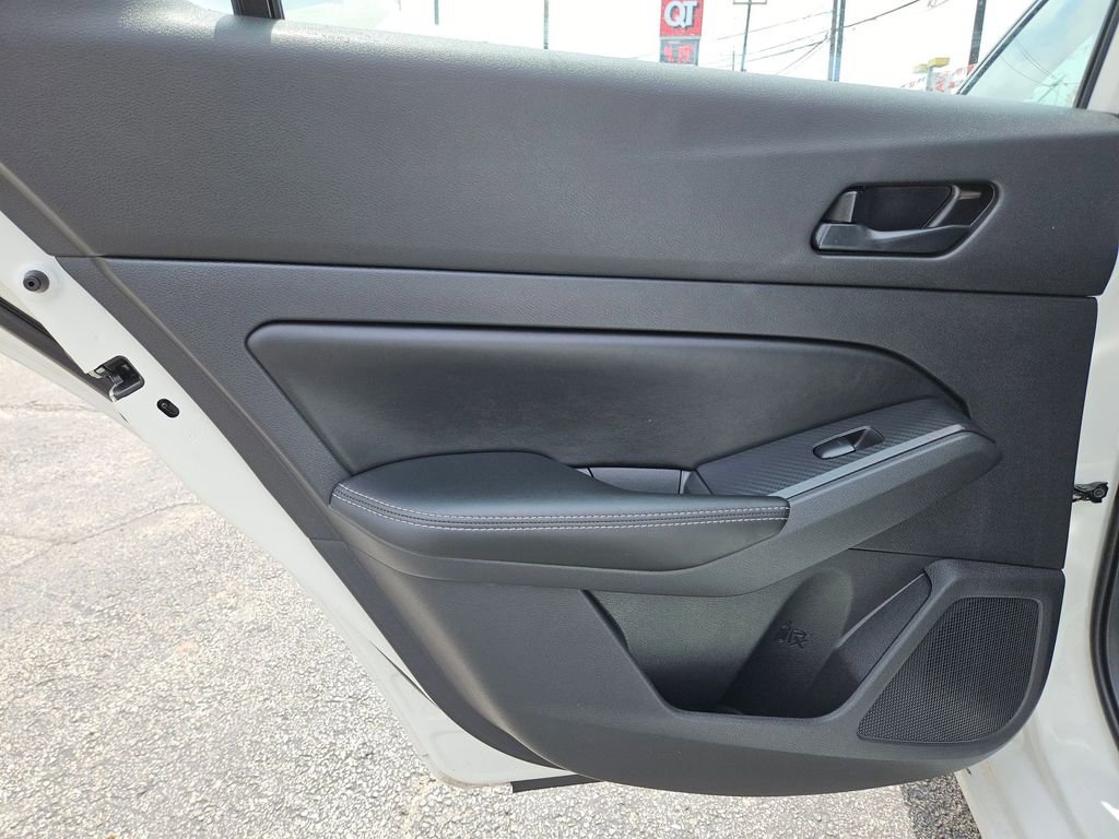 Used 2025 Nissan Altima 2.5 SV FWD image 18