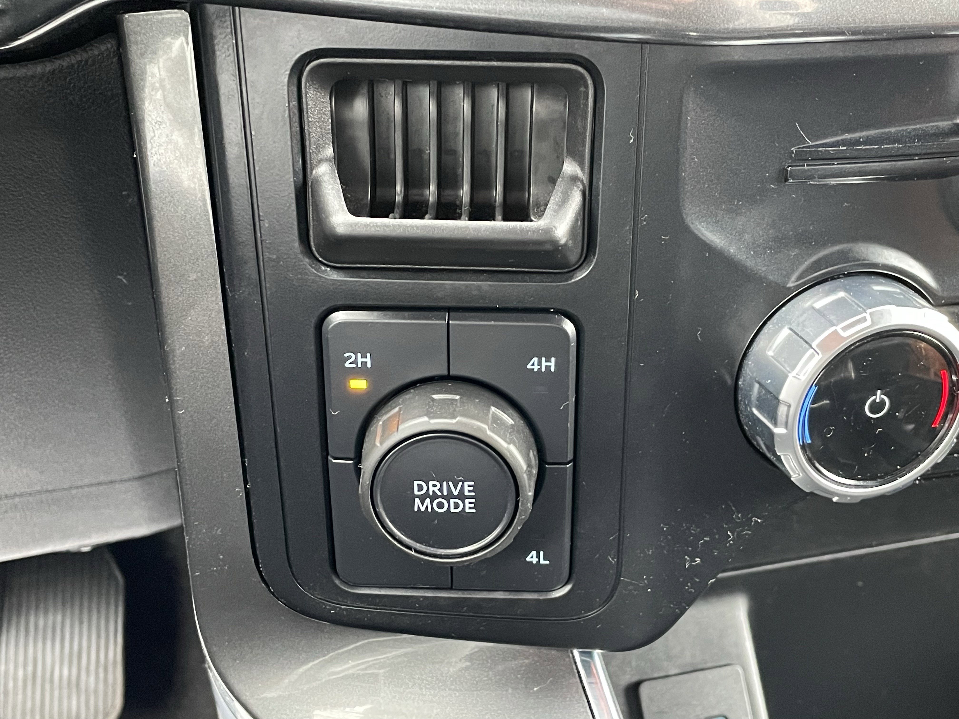 Used 2023 Ford F150 Lariat image 26