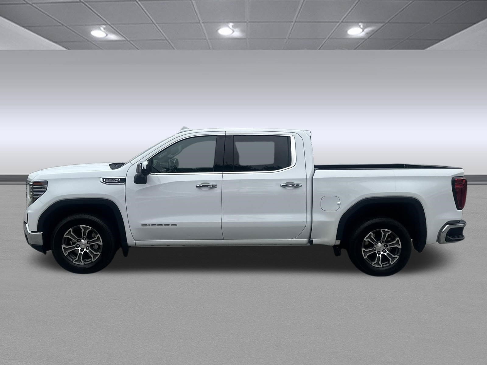 Used 2024 GMC Sierra 1500 SLT RWD image 6