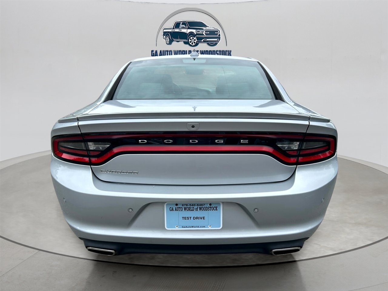 Used 2020 Dodge Charger SXT w/ Plus Group image 3