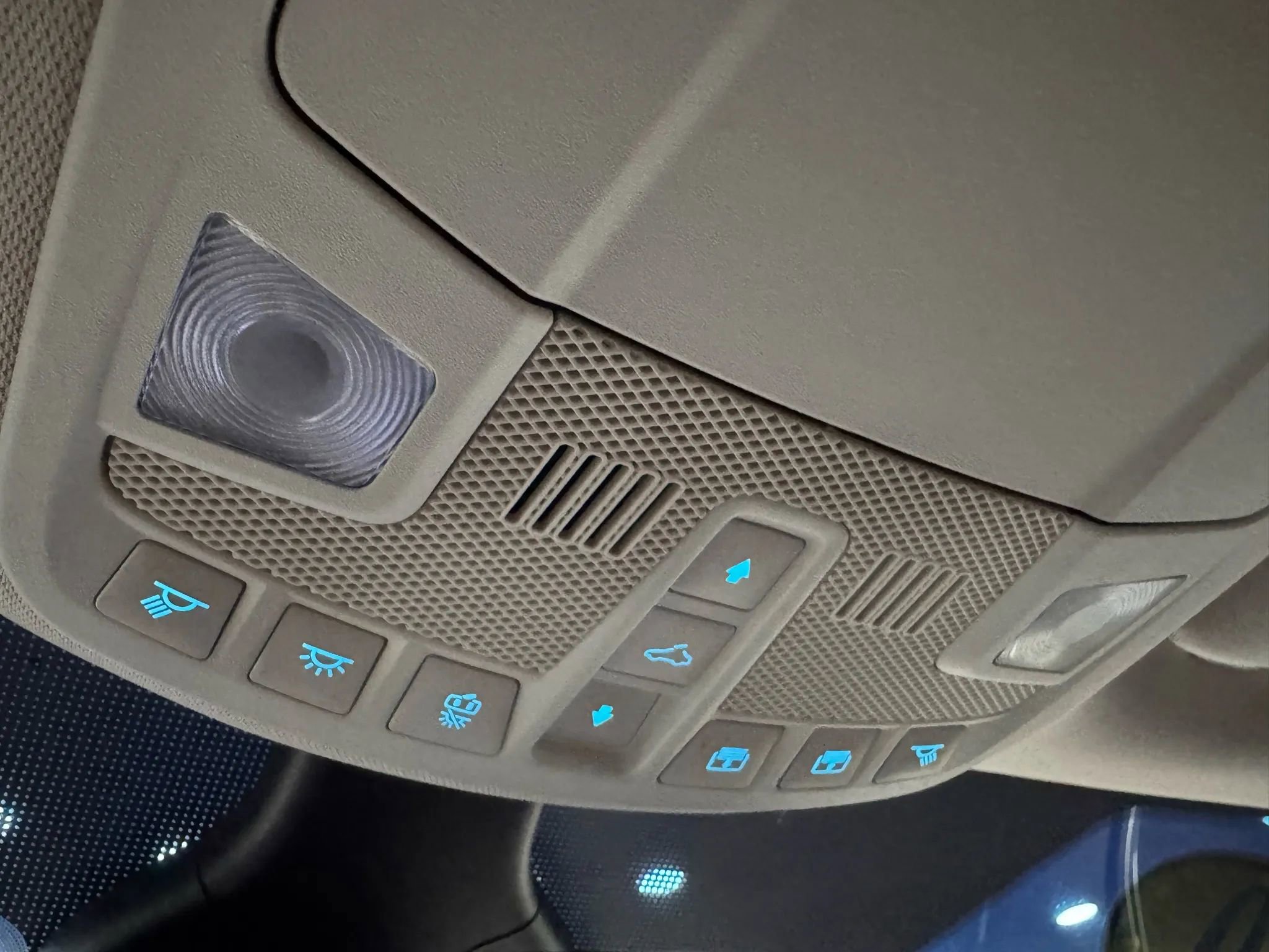 Used 2020 Ford Edge SEL w/ Cold Weather Package image 36