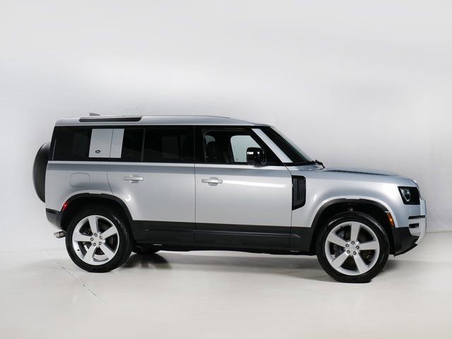 Used 2024 Land Rover Defender 110 SE AWD/4WD image 8