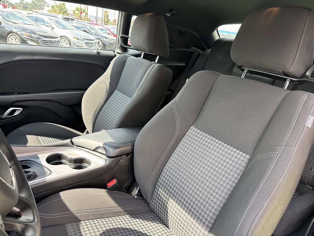 Used 2023 Dodge Challenger SXT w/ Blacktop Package image 17