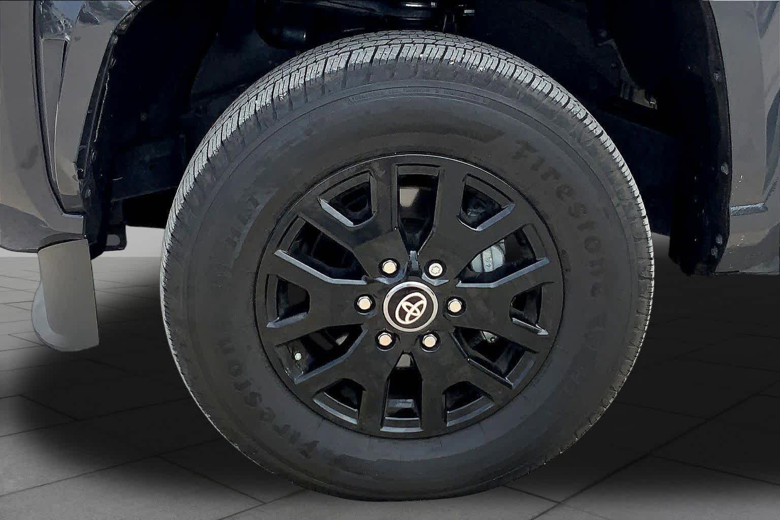 Used 2025 Toyota Tacoma SR5 RWD image 10
