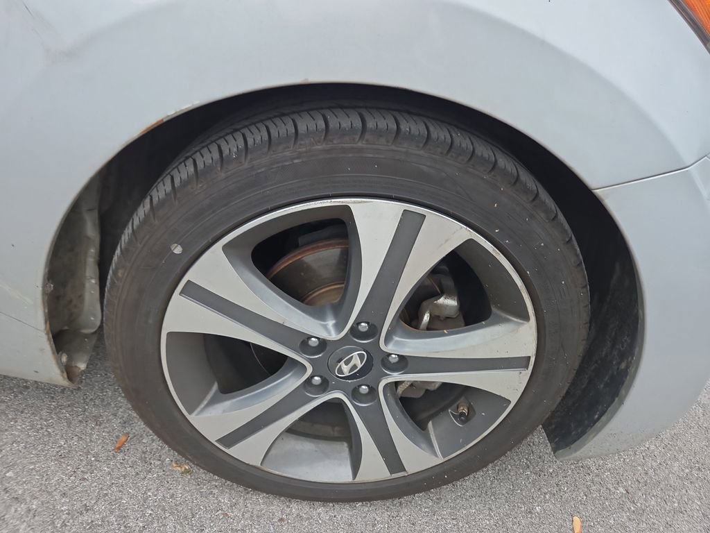 Used 2015 Hyundai Elantra Sport w/ Option Group 04 FWD video 2