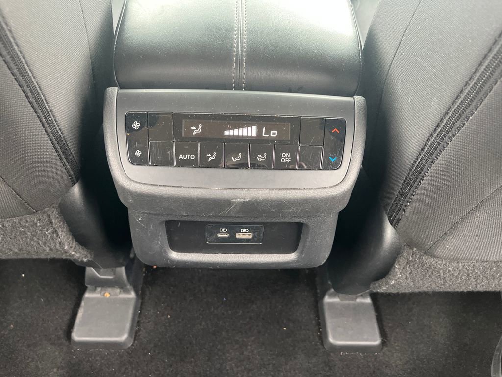 Used 2025 Nissan Pathfinder SV AWD/4WD image 24