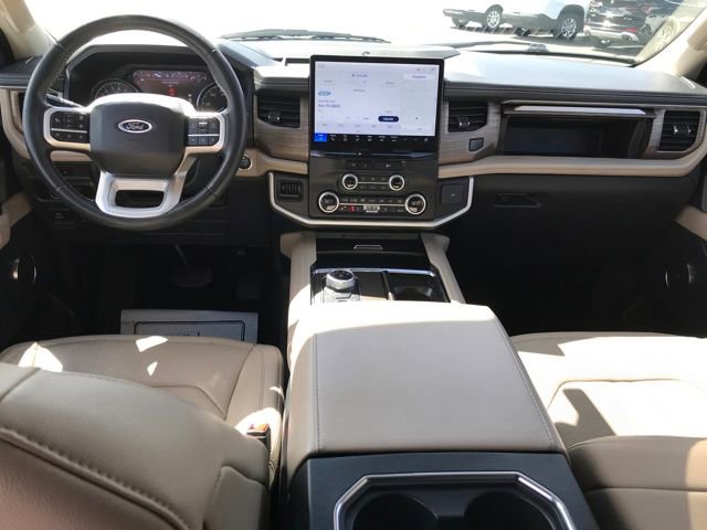 Used 2024 Ford Expedition Limited image 5