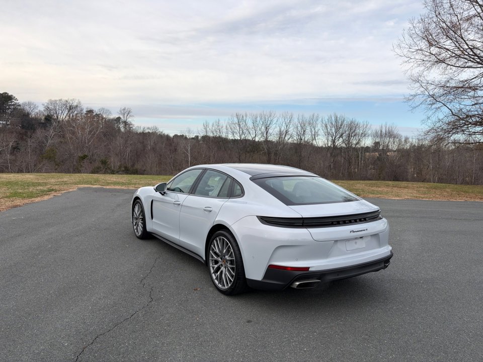 New 2026 Porsche Panamera 4 image 3