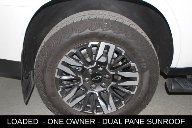Used 2025 Chevrolet Tahoe Z71 w/ Comfort Package AWD/4WD image 5