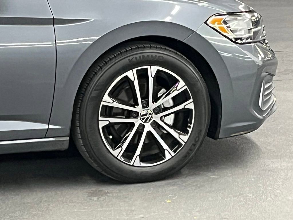 Used 2023 Volkswagen Jetta Sport image 36