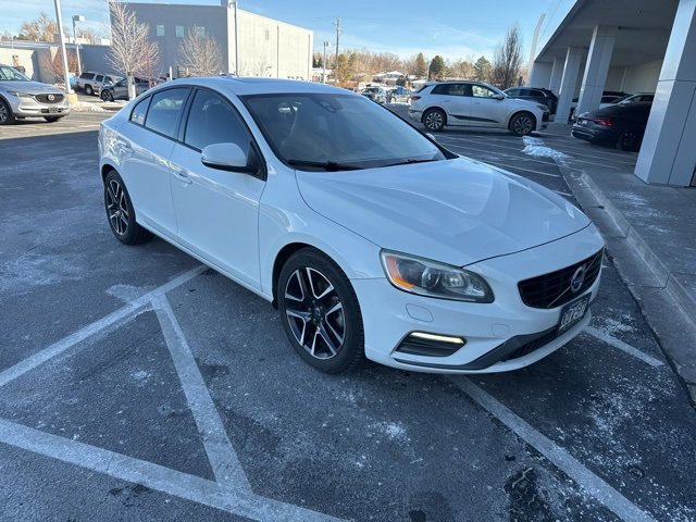 Used 2017 Volvo S60 T5 Dynamic image 2