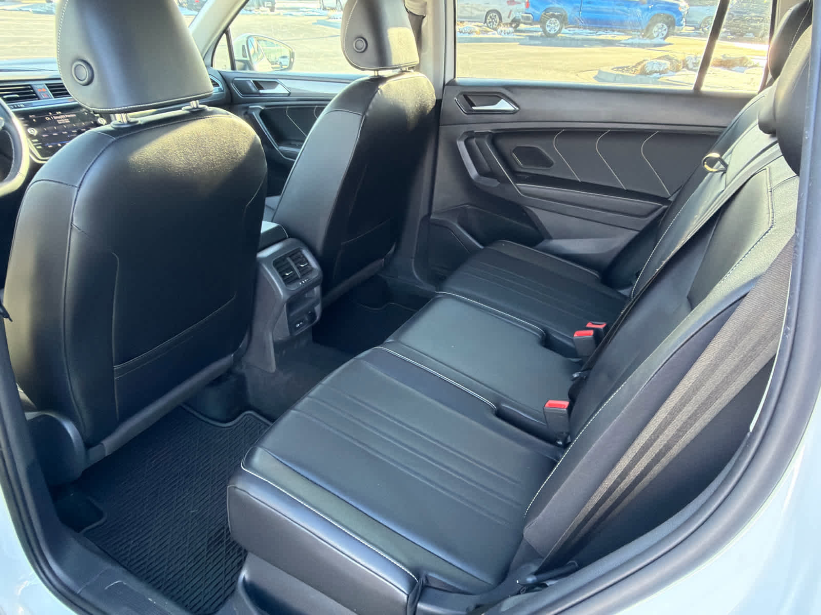 Used 2024 Volkswagen Tiguan SE image 16