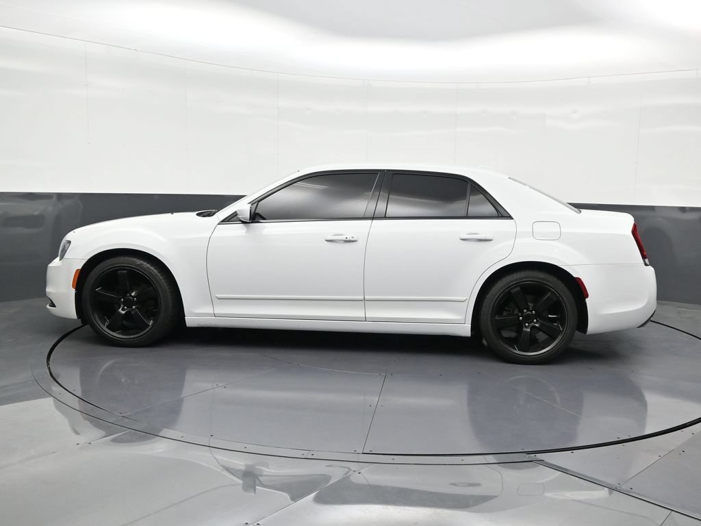 Used 2020 Chrysler 300 S RWD image 2