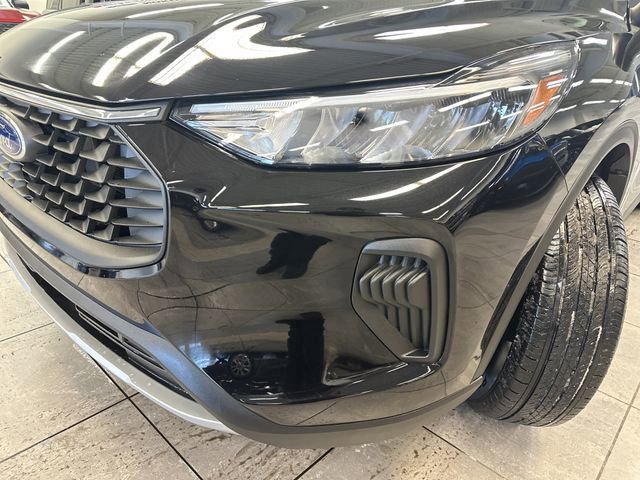 Used 2023 Ford Escape Active AWD/4WD image 17