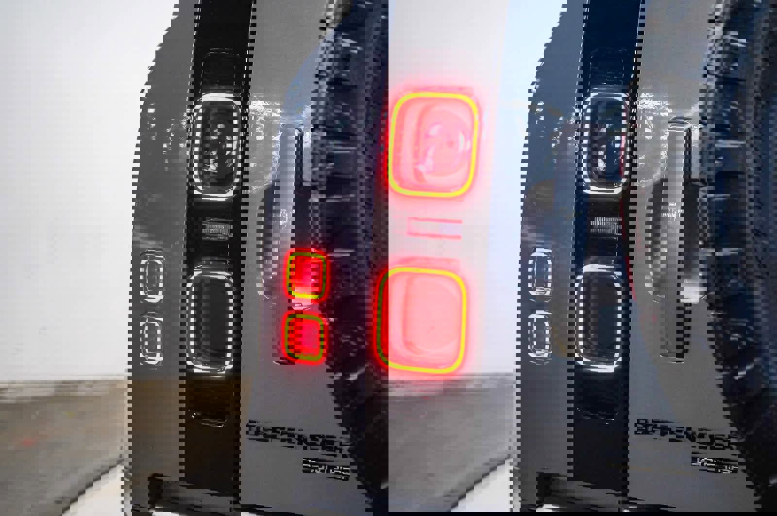 Used 2020 Land Rover Defender 110 HSE image 11