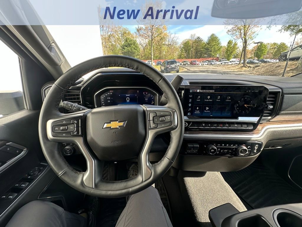Used 2025 Chevrolet Silverado 2500 LT w/ Convenience Package image 11