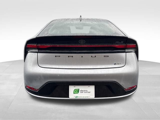 Used 2024 Toyota Prius XLE image 7