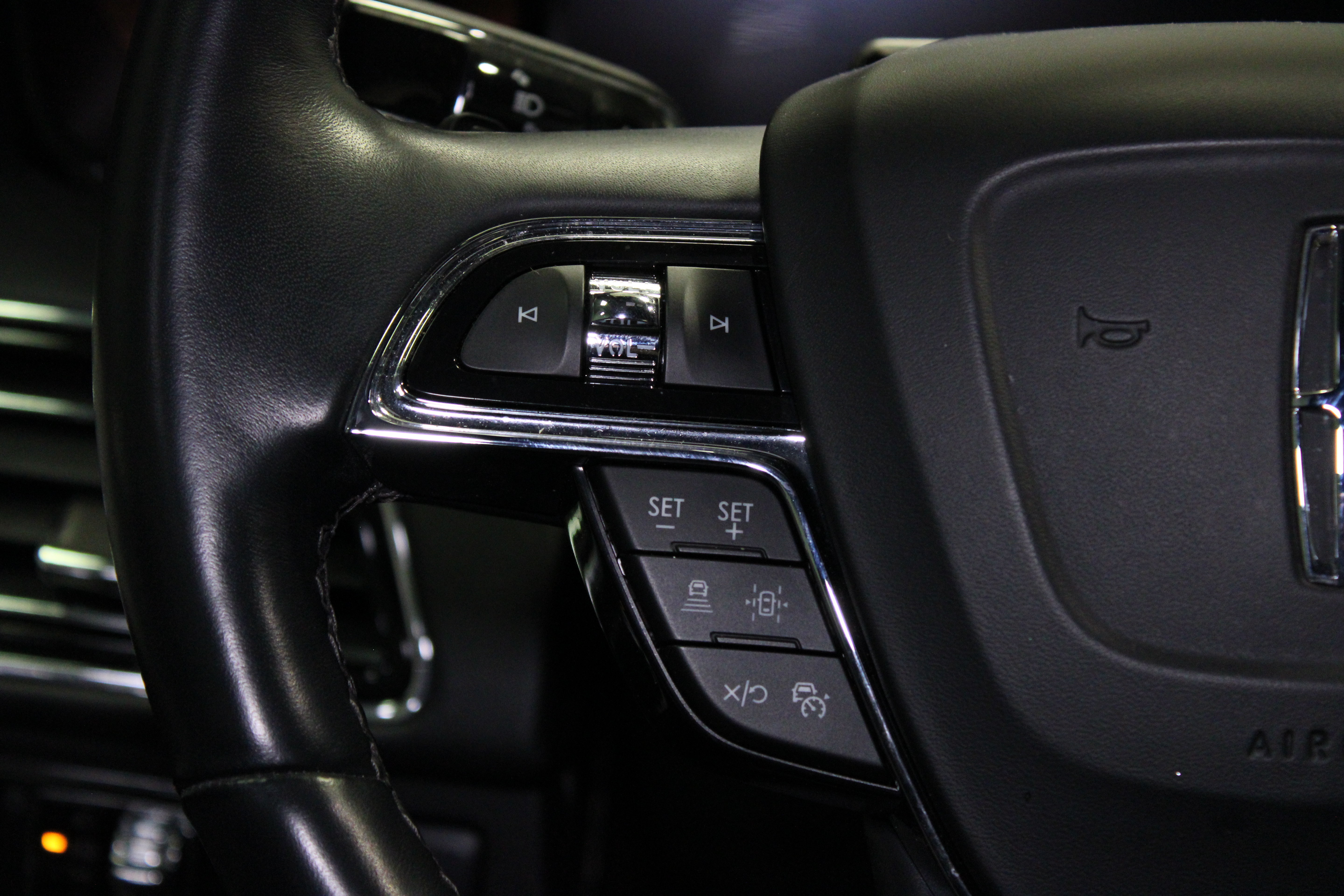 Used 2024 Lincoln Navigator L Reserve AWD/4WD image 25