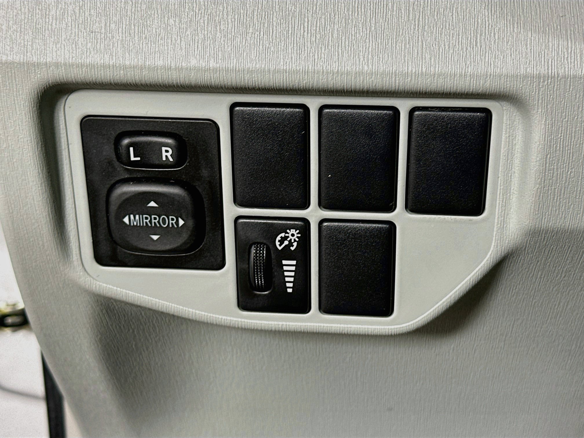 Used 2013 Toyota Prius Two FWD image 17