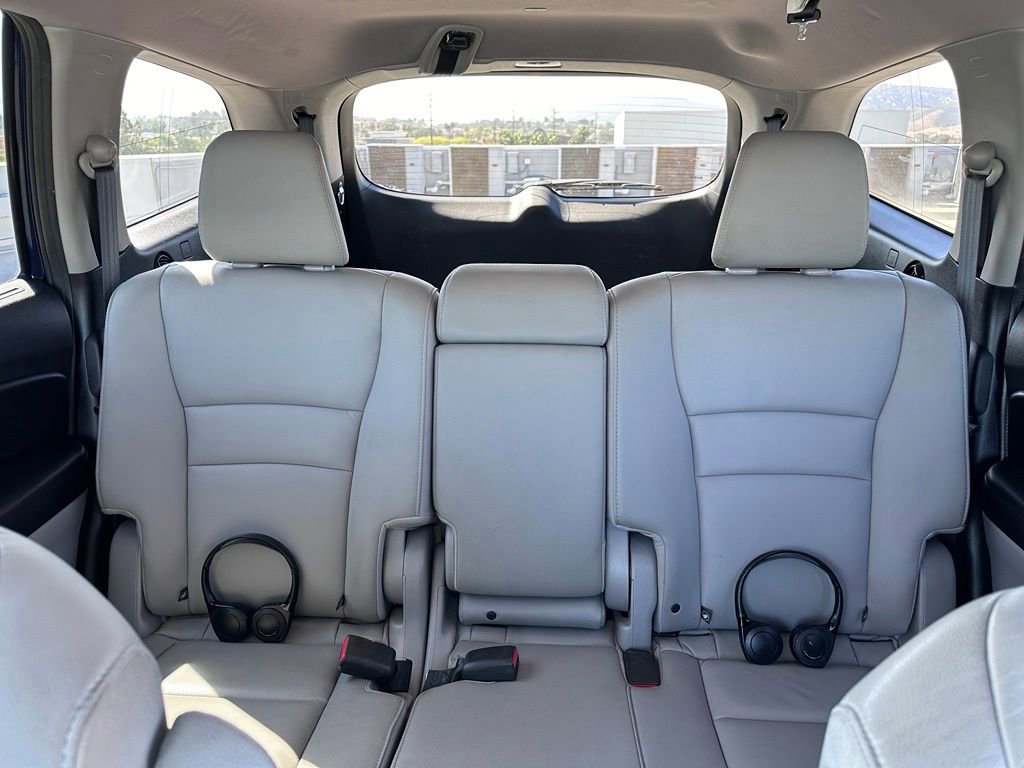 Used 2017 Honda Pilot Touring image 19