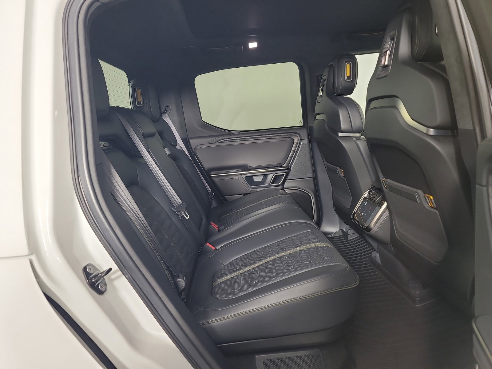 Used 2022 Rivian R1T Adventure image 22