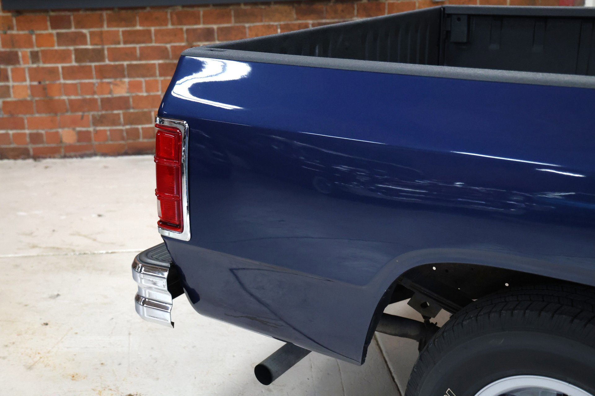 Used 1992 Dodge D/W Truck 150 image 27