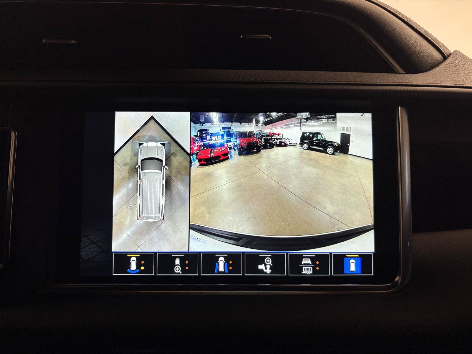Used 2023 GMC Yukon Denali AWD/4WD image 31