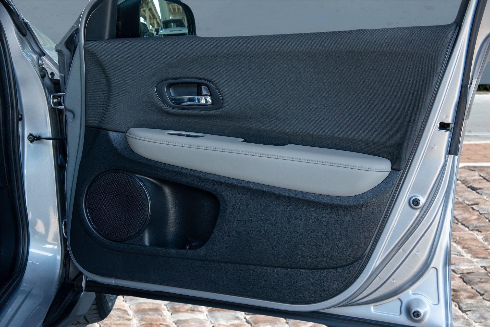 Used 2022 Honda HR-V LX image 17