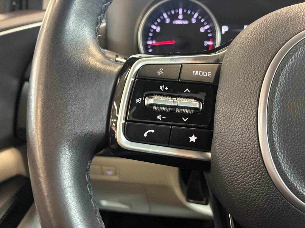 Certified 2024 Kia Carnival LX FWD image 26