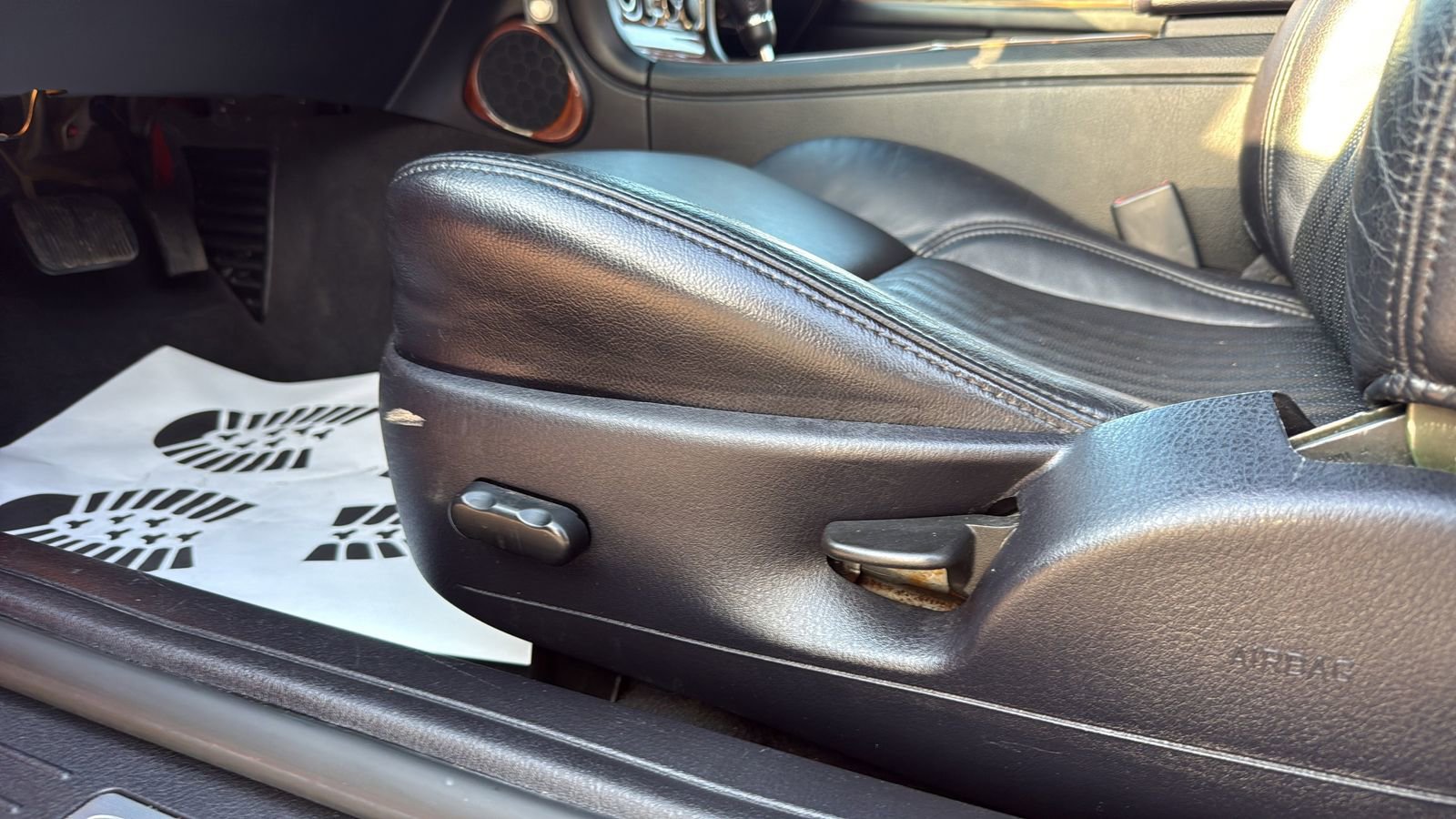 Used 2005 Ford Thunderbird image 10