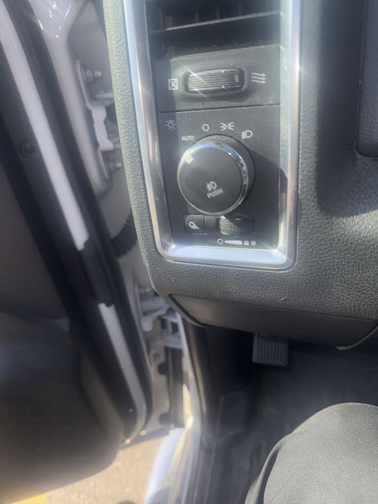 Used 2018 RAM 1500 Big Horn AWD/4WD image 11