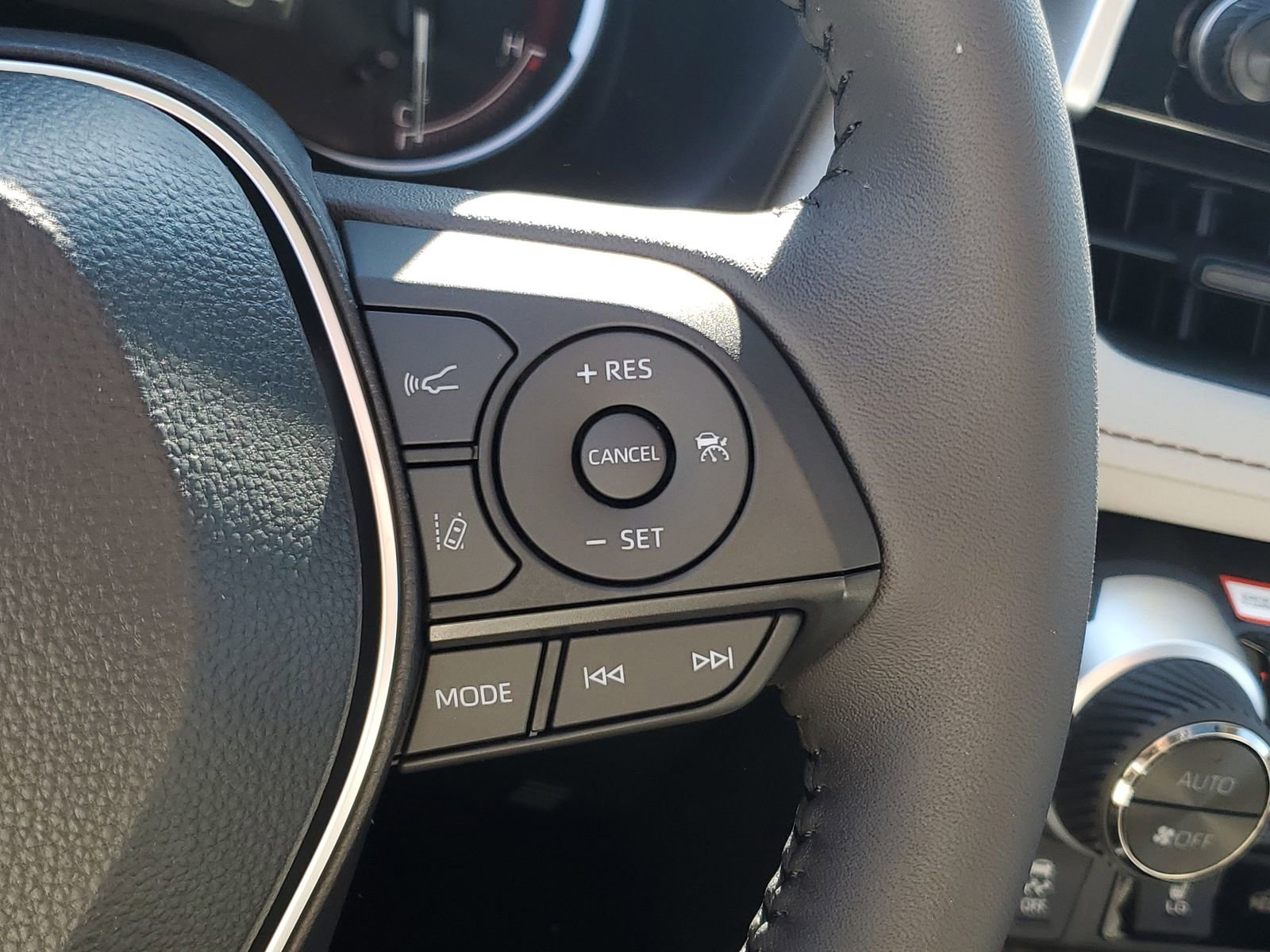 Certified 2025 Toyota RAV4 XLE w/ Convenience Package image 24