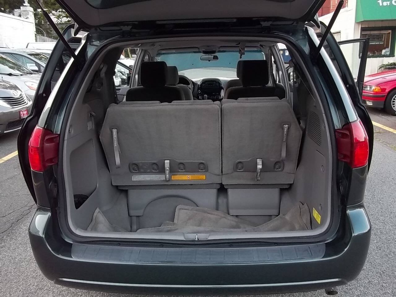 Used 2004 Toyota Sienna LE w/ LE Pkg 7 FWD image 21