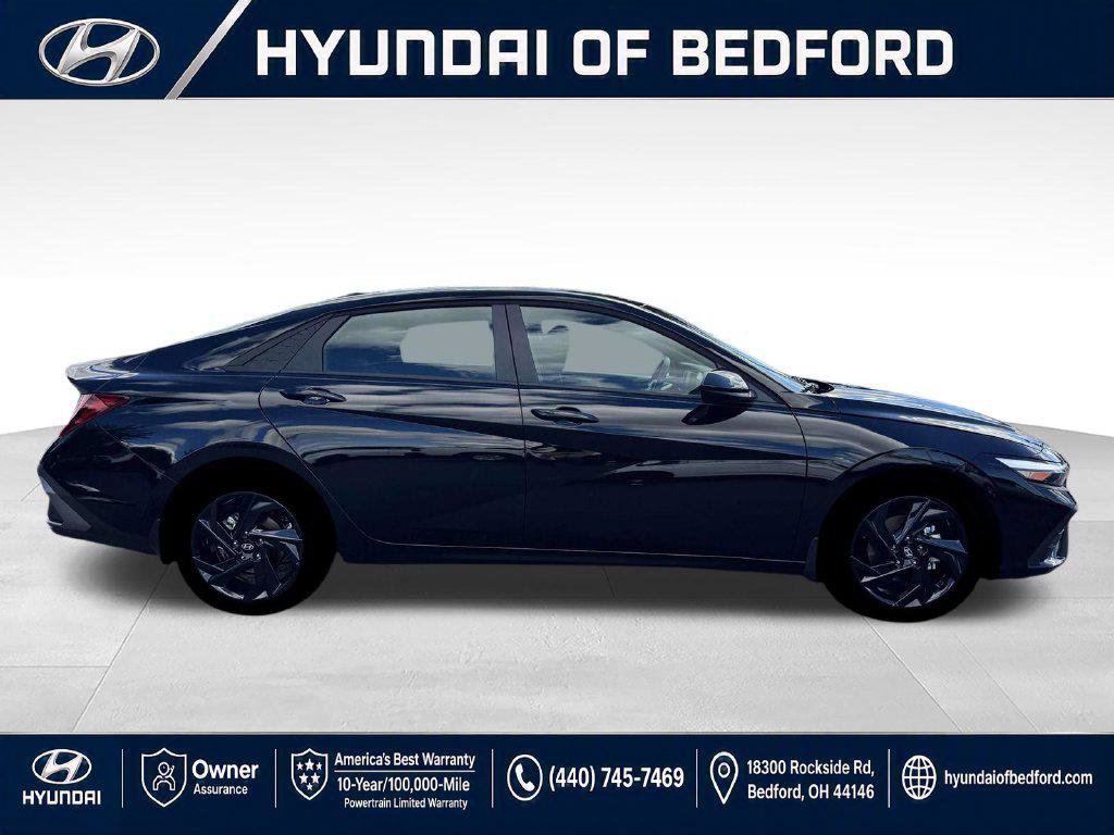 New 2026 Hyundai Elantra SEL Sport FWD image 11