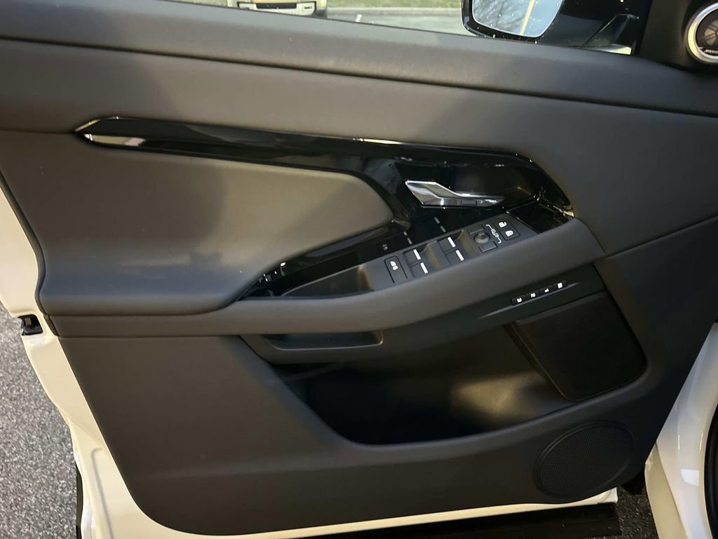 New 2026 Land Rover Range Rover Evoque S image 9