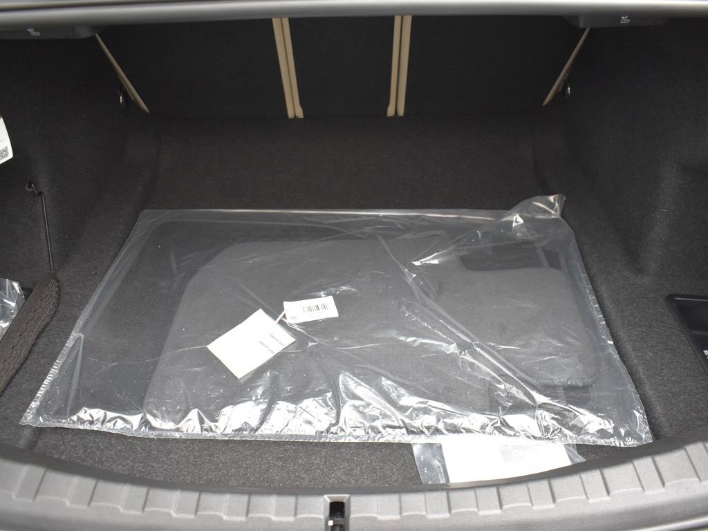 Certified 2025 BMW 330i Sedan w/ Premium Package image 20