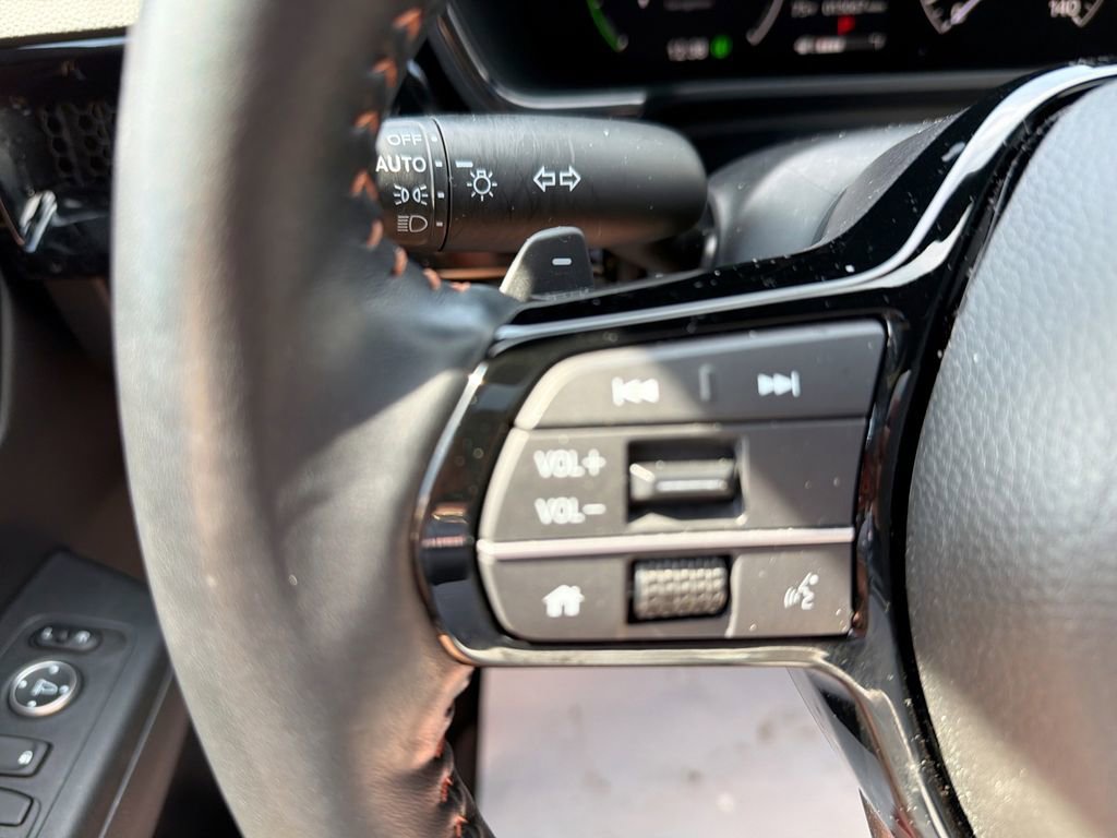 Used 2025 Honda CR-V Sport Touring image 22