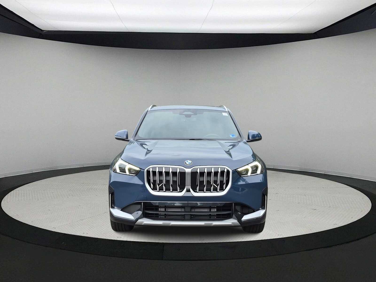 New 2027 BMW X1 xDrive28i AWD/4WD image 3