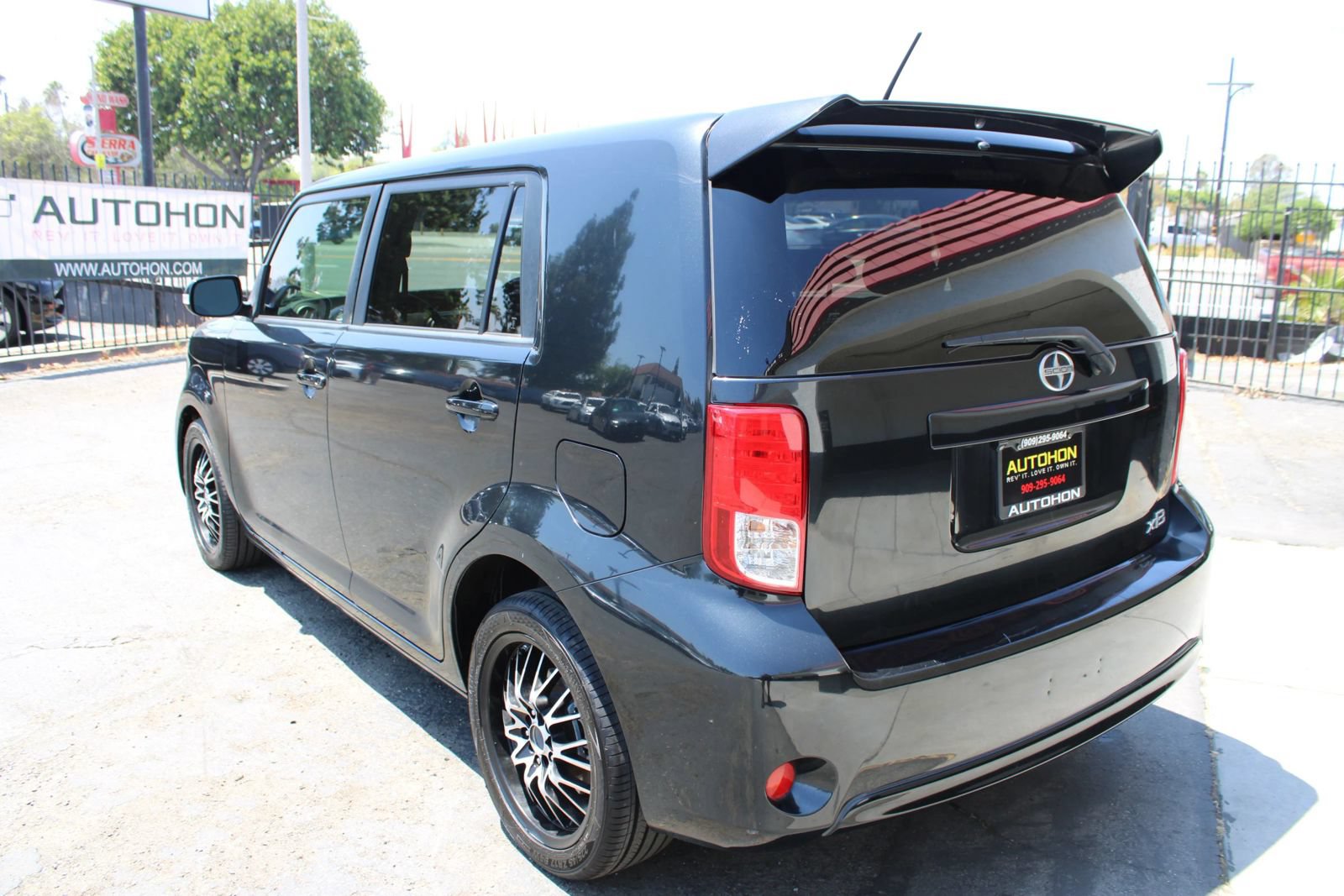 Used 2014 Scion xB FWD image 33