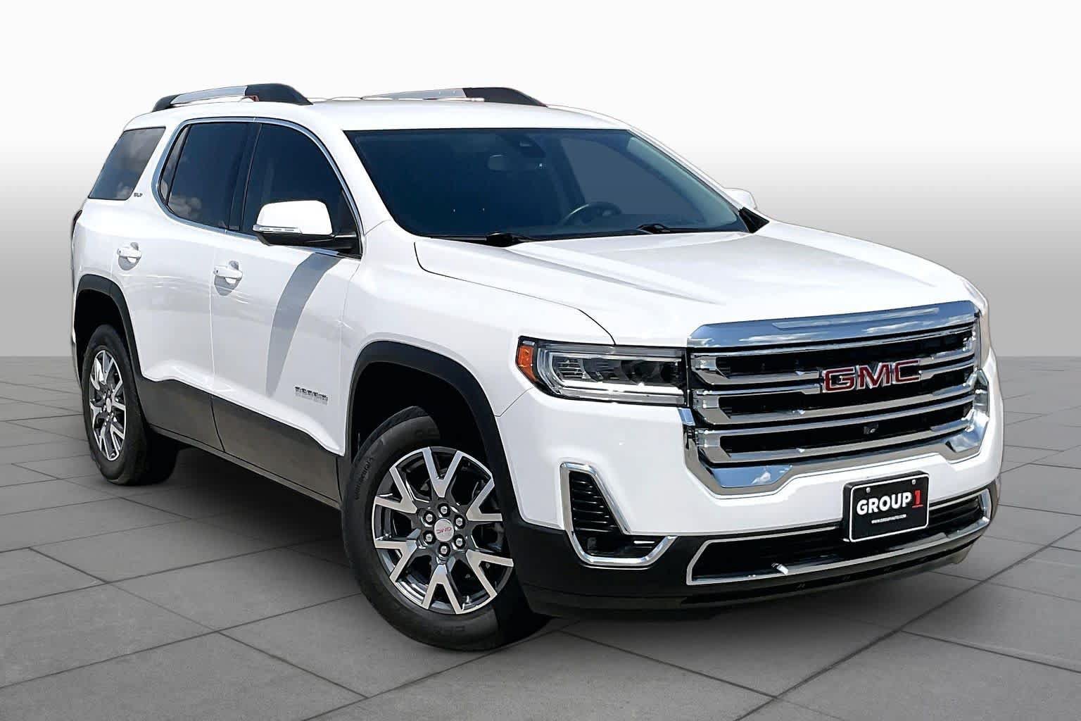 Used 2023 GMC Acadia SLT w/ Technology Package FWD image 3