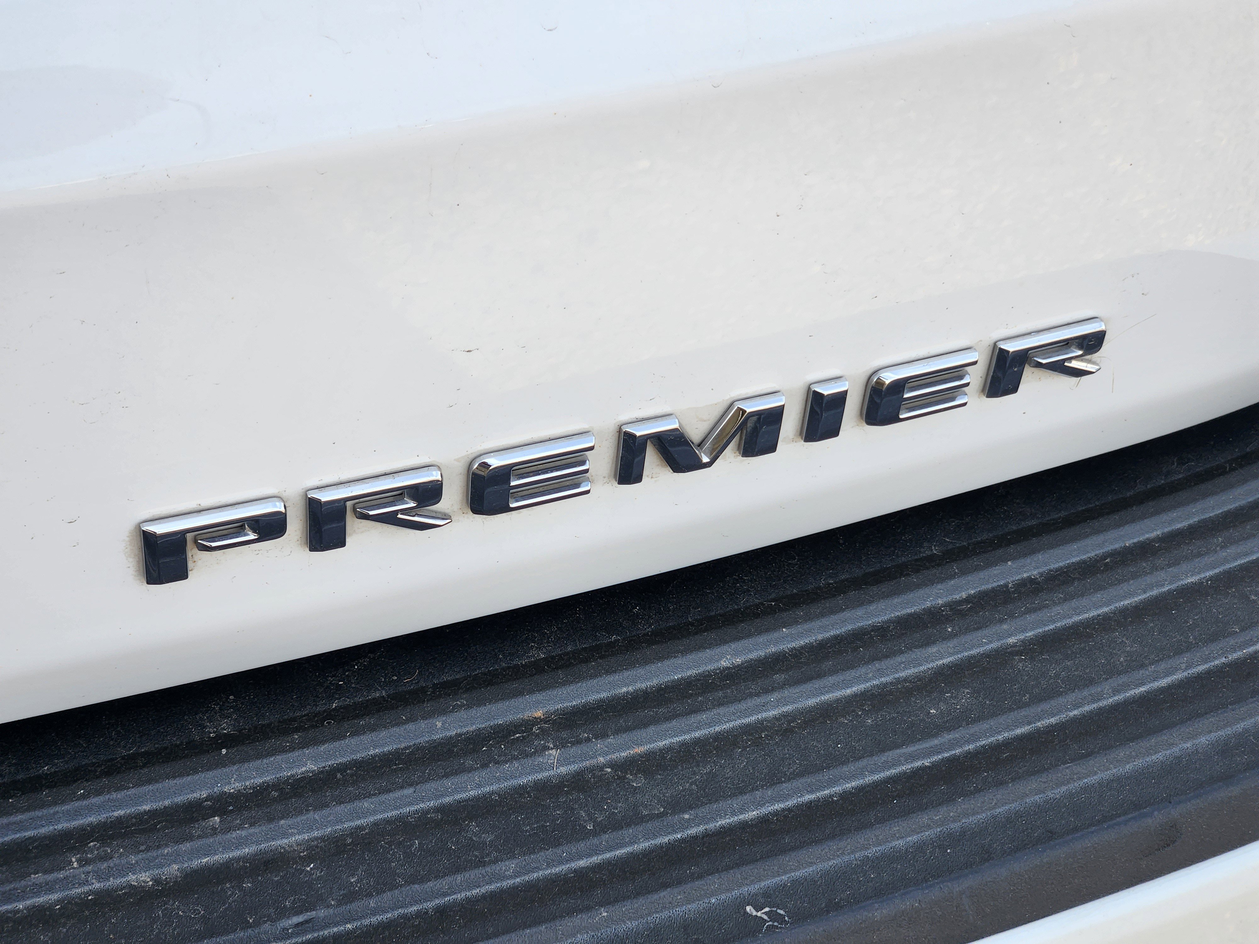 Used 2021 Chevrolet Tahoe Premier w/ Premium Package AWD/4WD image 9