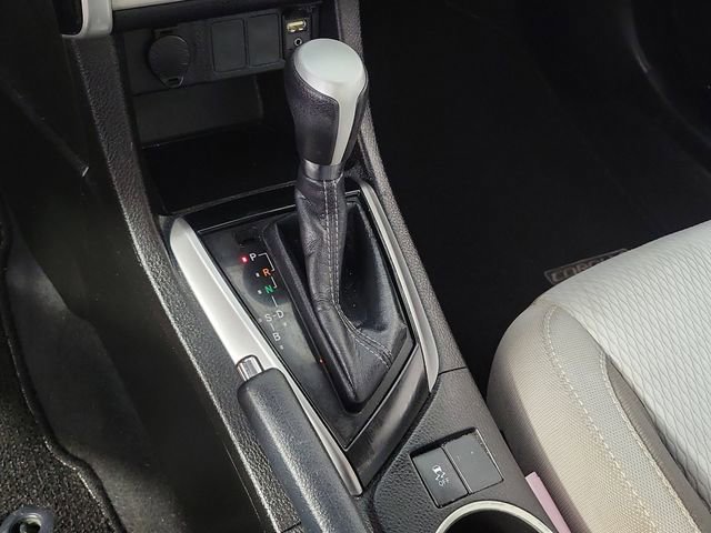 Used 2018 Toyota Corolla LE FWD image 30