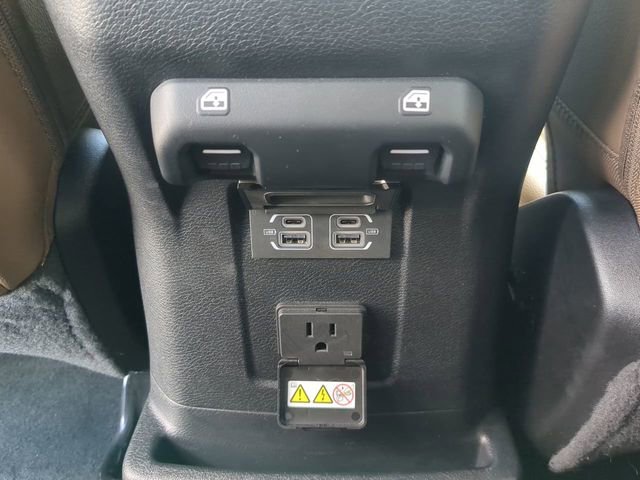 Used 2022 Jeep Wrangler Unlimited Sahara w/ Safety Group AWD/4WD image 16