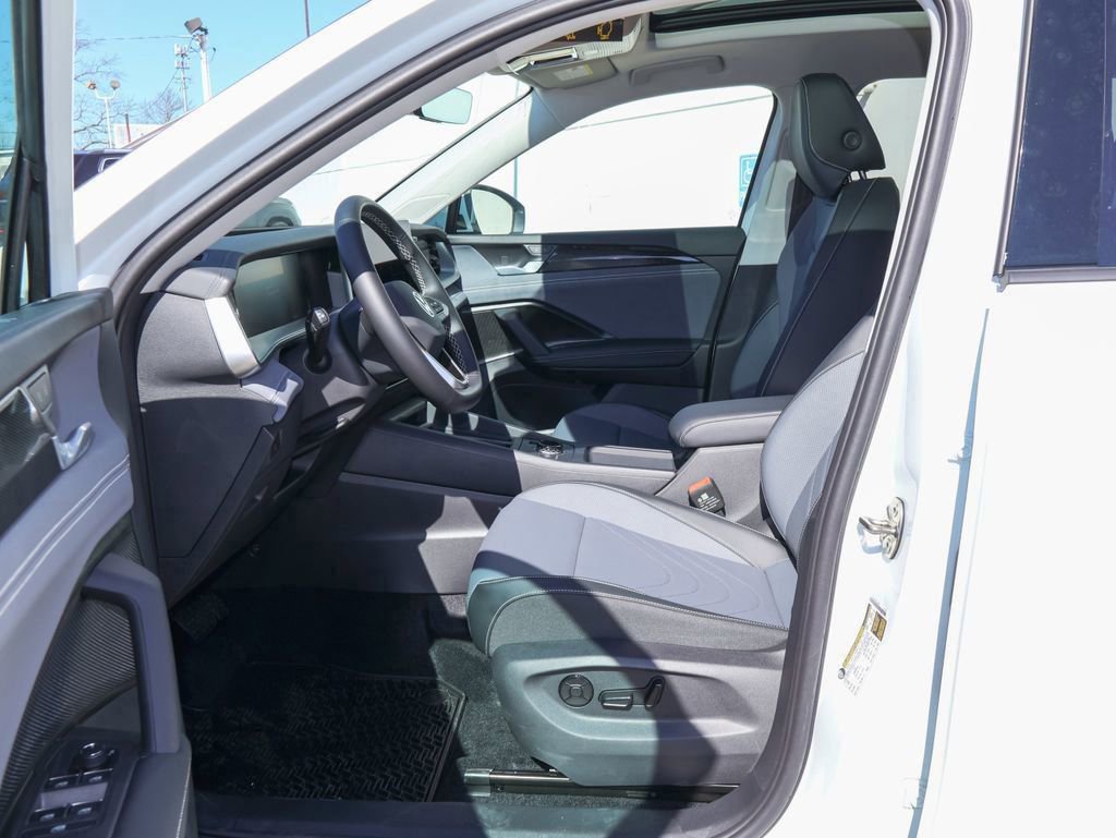 New 2026 Volkswagen Tiguan SE image 12