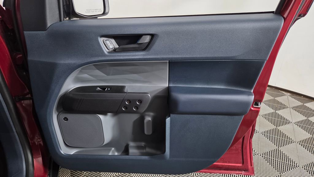 Used 2025 Ford Maverick Lariat w/ Black Appearance Package image 33