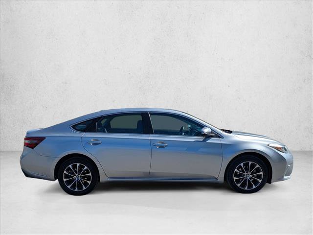 Used 2017 Toyota Avalon XLE FWD image 4