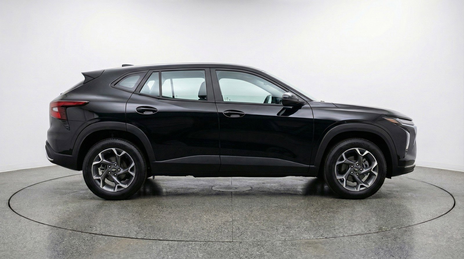 Used 2025 Chevrolet Trax LT image 11