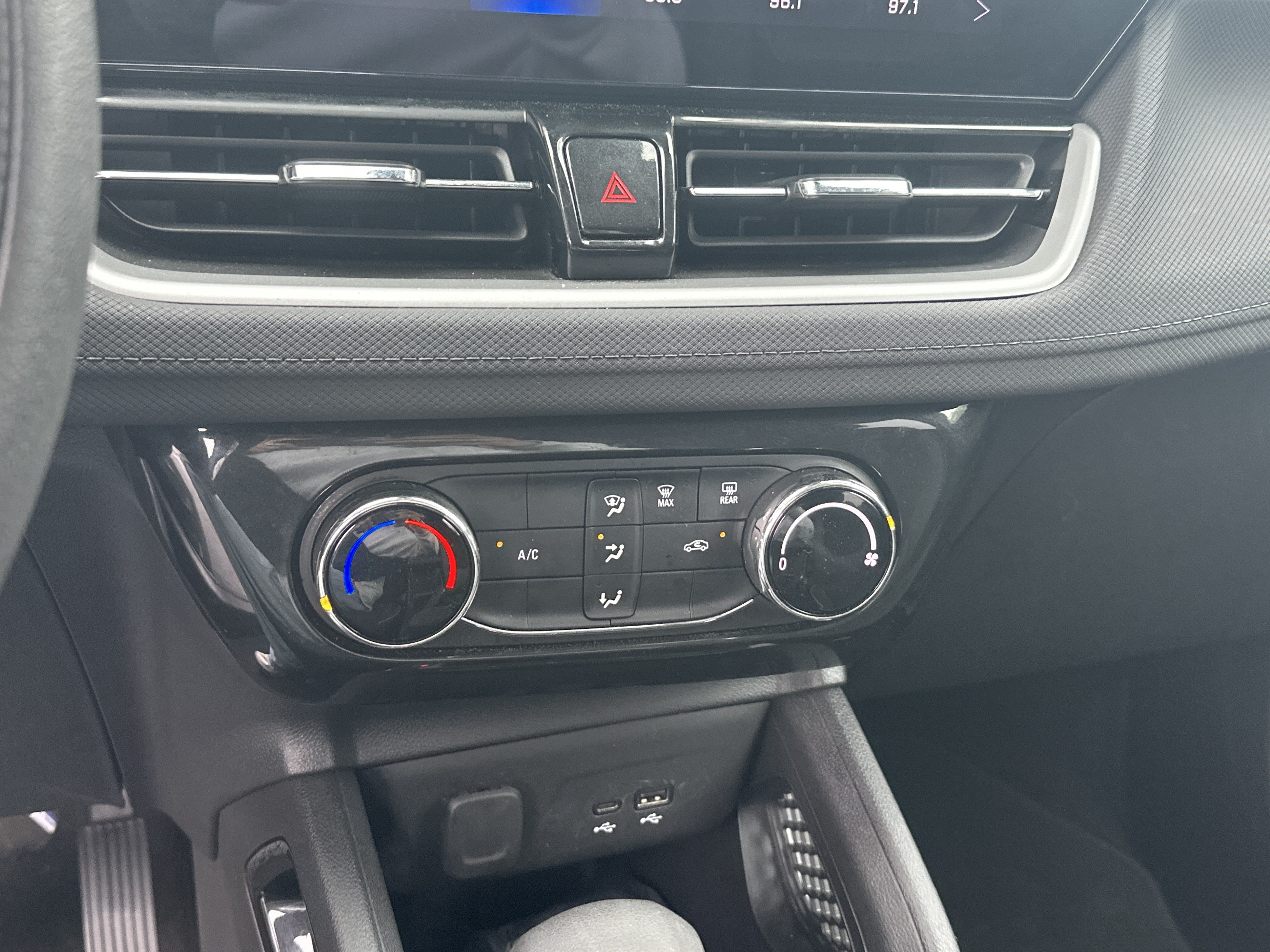 Certified 2025 Chevrolet TrailBlazer LT FWD image 26