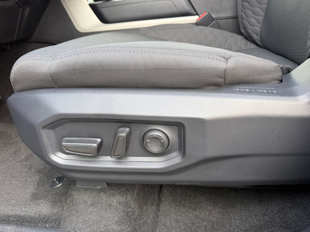 Used 2026 Toyota Tundra SR5 AWD/4WD image 17