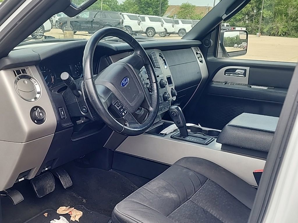 Used 2017 Ford Expedition XLT AWD/4WD image 4